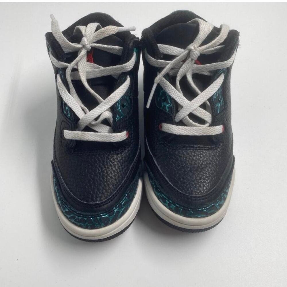 Jordan 3 Retro Black Matallic Toddler Sneeakers
